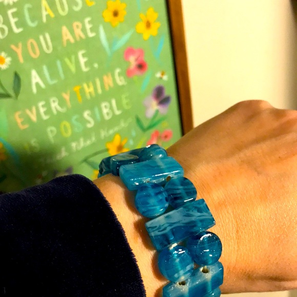 Jewelry - Vintage blue glass beaded bracelet